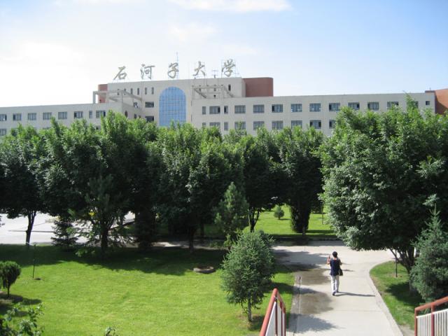 石河子大学主楼美景